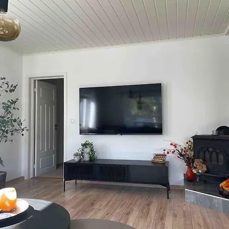 Sentralt Beliggende Moderne Leilighet Διαμέρισμα *