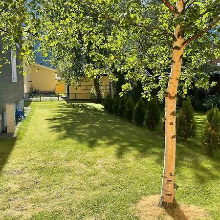 Apartamento Sentralt Beliggende Moderne Leilighet